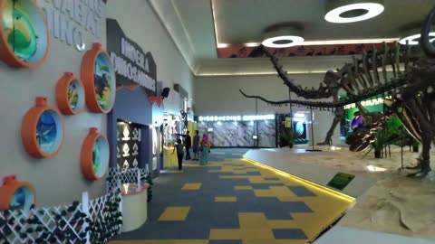 learn in the world of dinosaurs jatim park 1