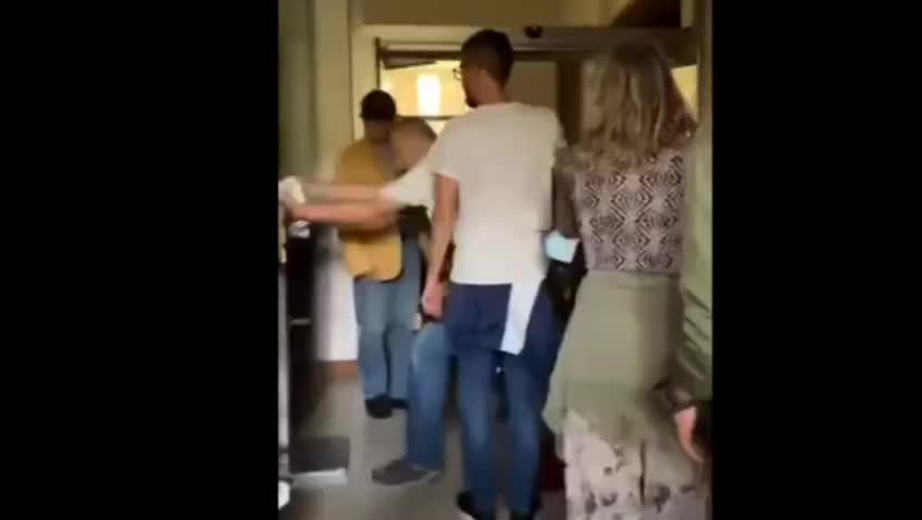 Anche quando tutto fosse orchestrato a tavolino ... qualcosa può sempre andare storto
