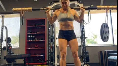 POWERLIFTER_ COLLEEN_ PHYSIC ATHLETE_ WOMAN_ GYM WORKOUT_(720P_HD)