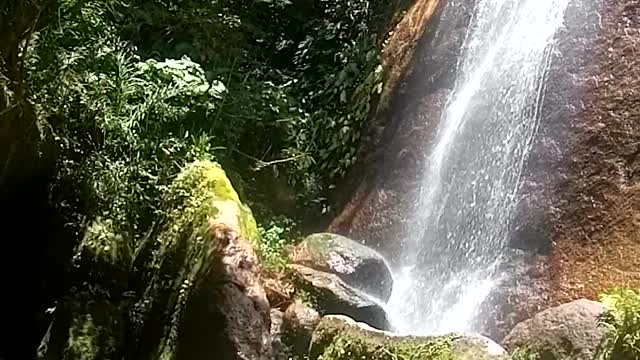 Cachoeira da friagem, Ilhabela sp Brasil