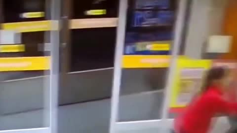 Man Fails To Steal Items From Shop