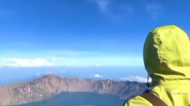 The beauty of Mount Rinjani in Indonesian