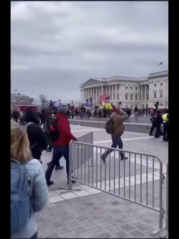 Police Directing Trump Protesters into Capitol