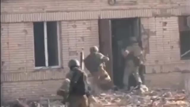 RUSIAN TROOPS GET SHOT IN MARIUPOL DISTRICT