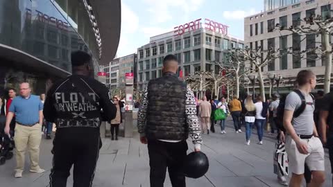 Spazieren gehen in Frankfurt am main 😀😉😊