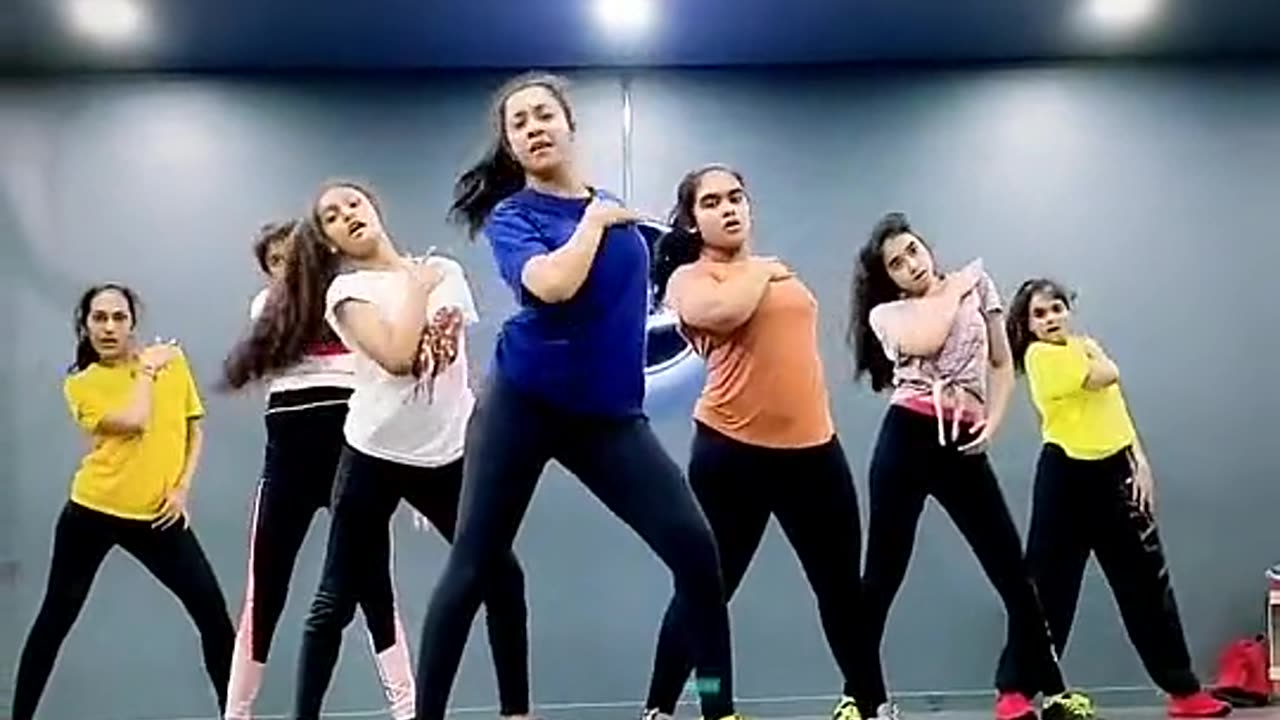 Dance cover..jara jara behekta hein song