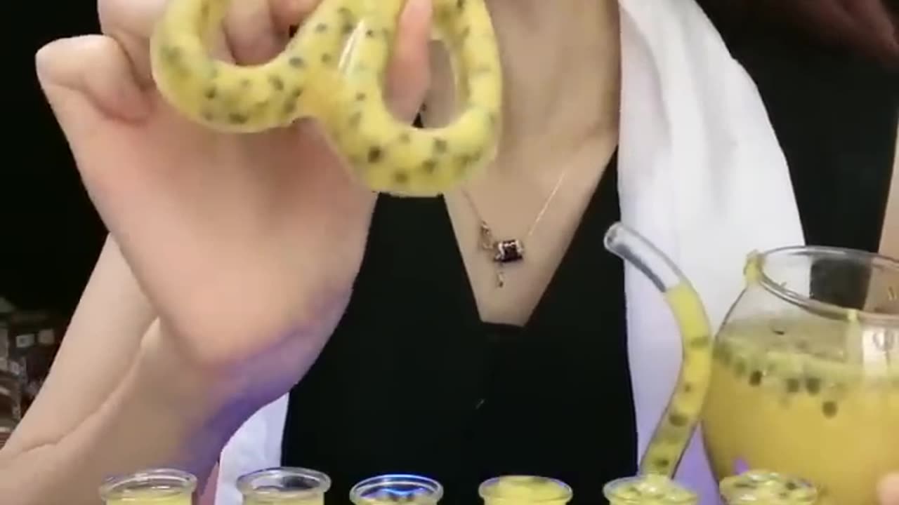 ASMR mukbang eating sound.