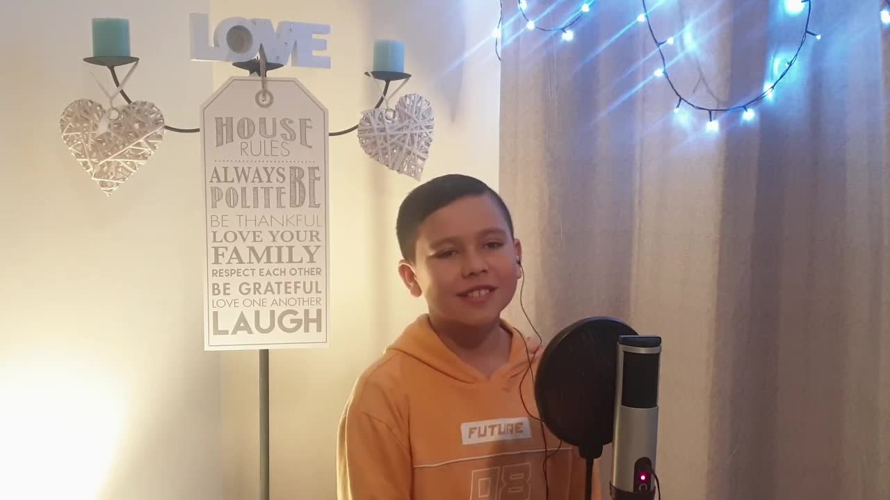 JD Holt (10 yrs) sings 'The Greatest Love of All'