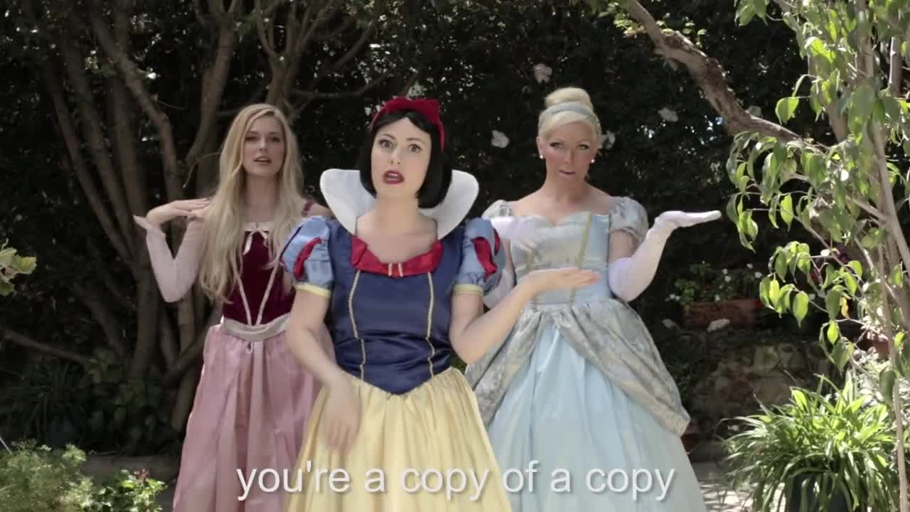 SNOW WHITE vs ELSA: Princess Rap Battle