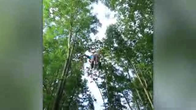 Funny Trampoline Win, guy flies to Mars