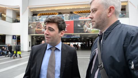 Andy Burnham visits New Street Station