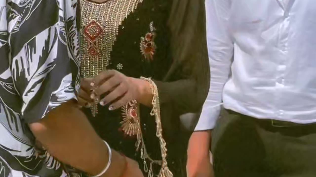 Dokh to fitrat hai