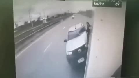 Sleepy driver crashed into truck Hollywood style