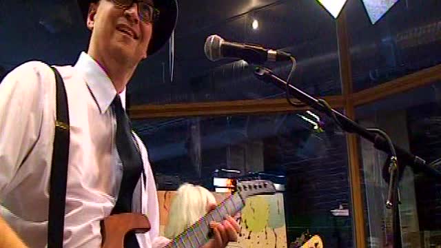 Illicitizen (live) No Extras