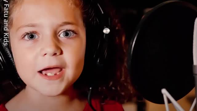 Little girl singing butiful