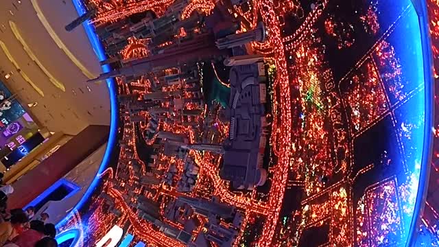 Dubai Mall good girl for video vlog and amazing place for Dubai