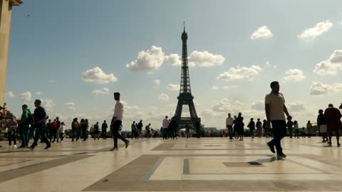 Beautiful paris so lovely picnic spot