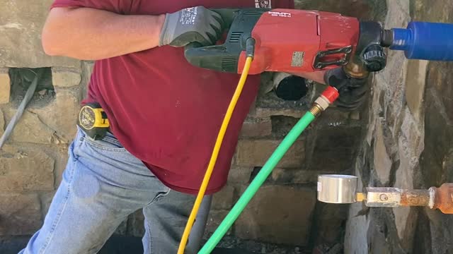 Handheld core drill