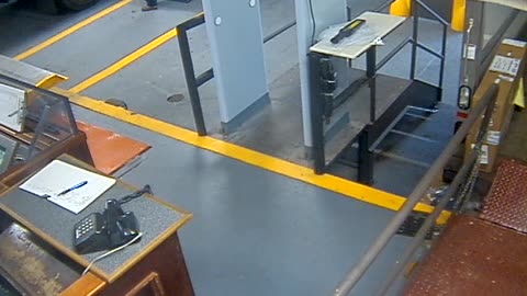3205LHOBBACStLoadingDock_2021-01-06_08h39min50s460ms.mp4