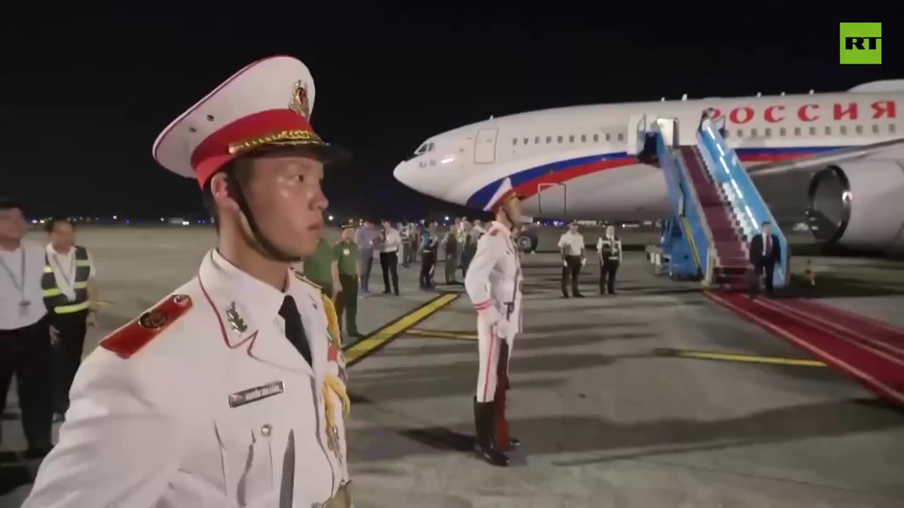 Vietnam's presidential welcome to Putin