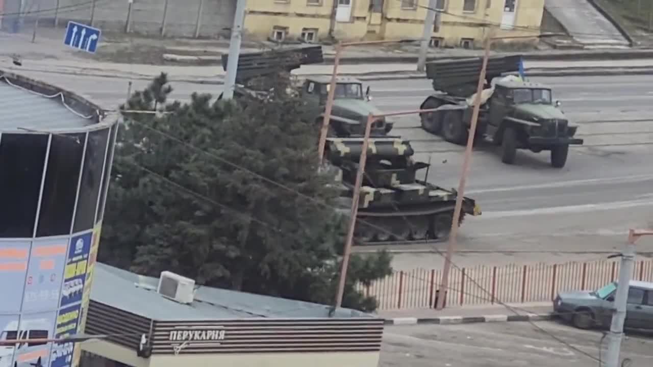 Kharkov, Ukraine: Ukrainian troops allegedly set up mobile missiles in civilian area