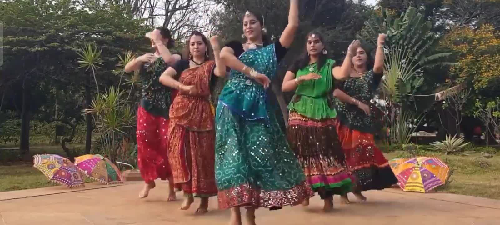 Bindiya chamke choodi khanke // Bollywood // Folk Dance // LvLy dance// Salman Khan and diya mirza
