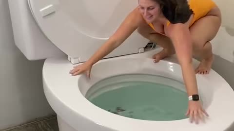 Jumping into Worlds Largest Toilet 😱