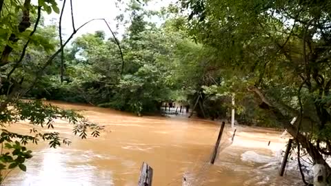 Enchente levou a ponte do Dengoso