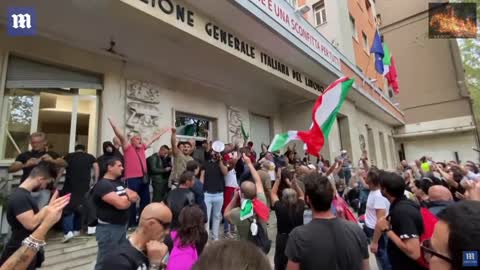 'No Green Pass' Protesters take over Rome