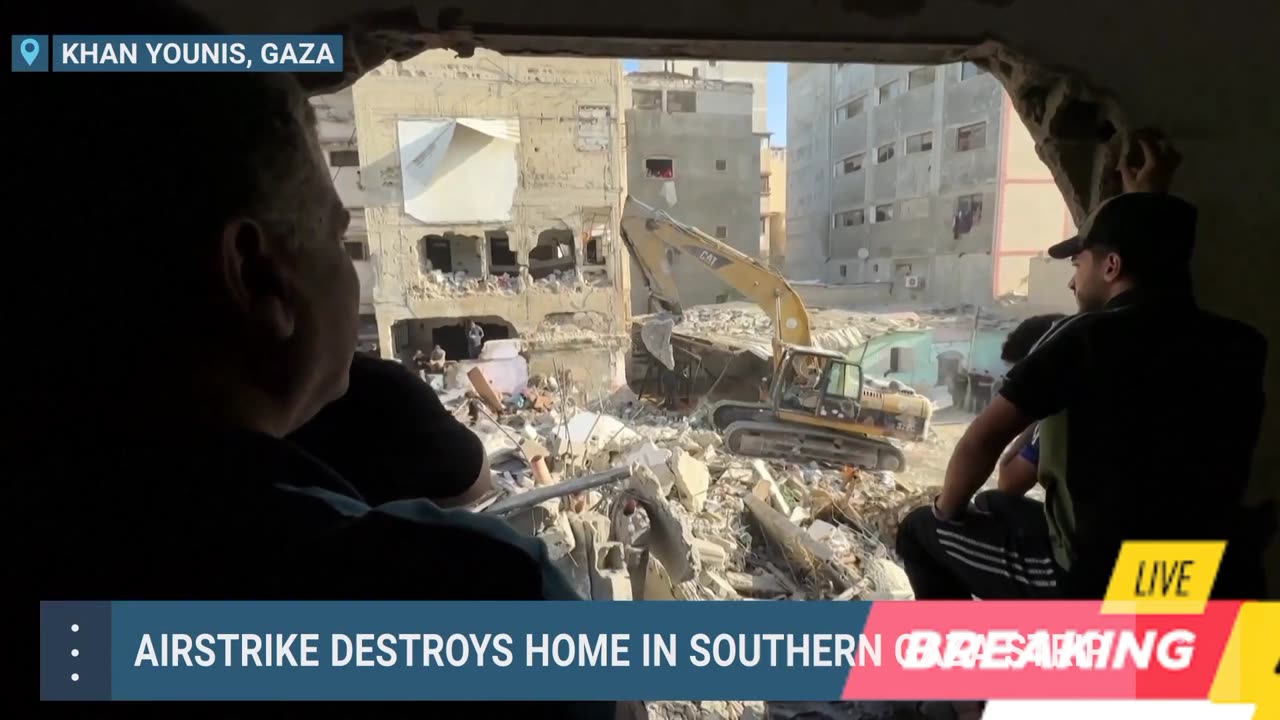 Palestinians search for survivors after airstrike in Khan Younis