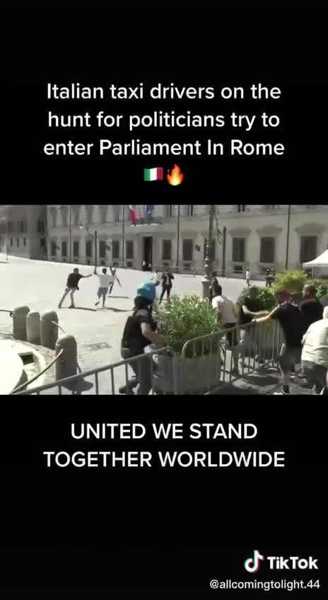 Hundreds of taxi drivers took to the streets of Rome