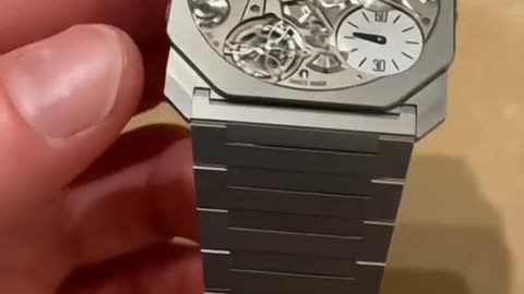 😯 thinnest watch ⌚ in the world ✨ Follow me guys😋