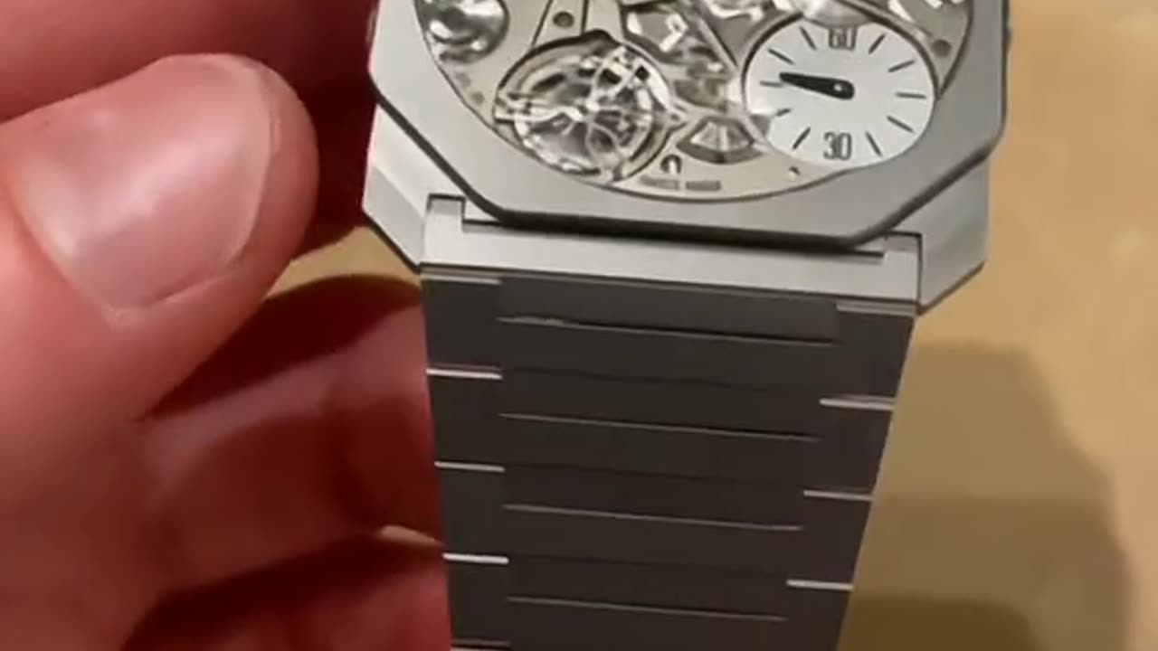 😯 thinnest watch ⌚ in the world ✨ Follow me guys😋