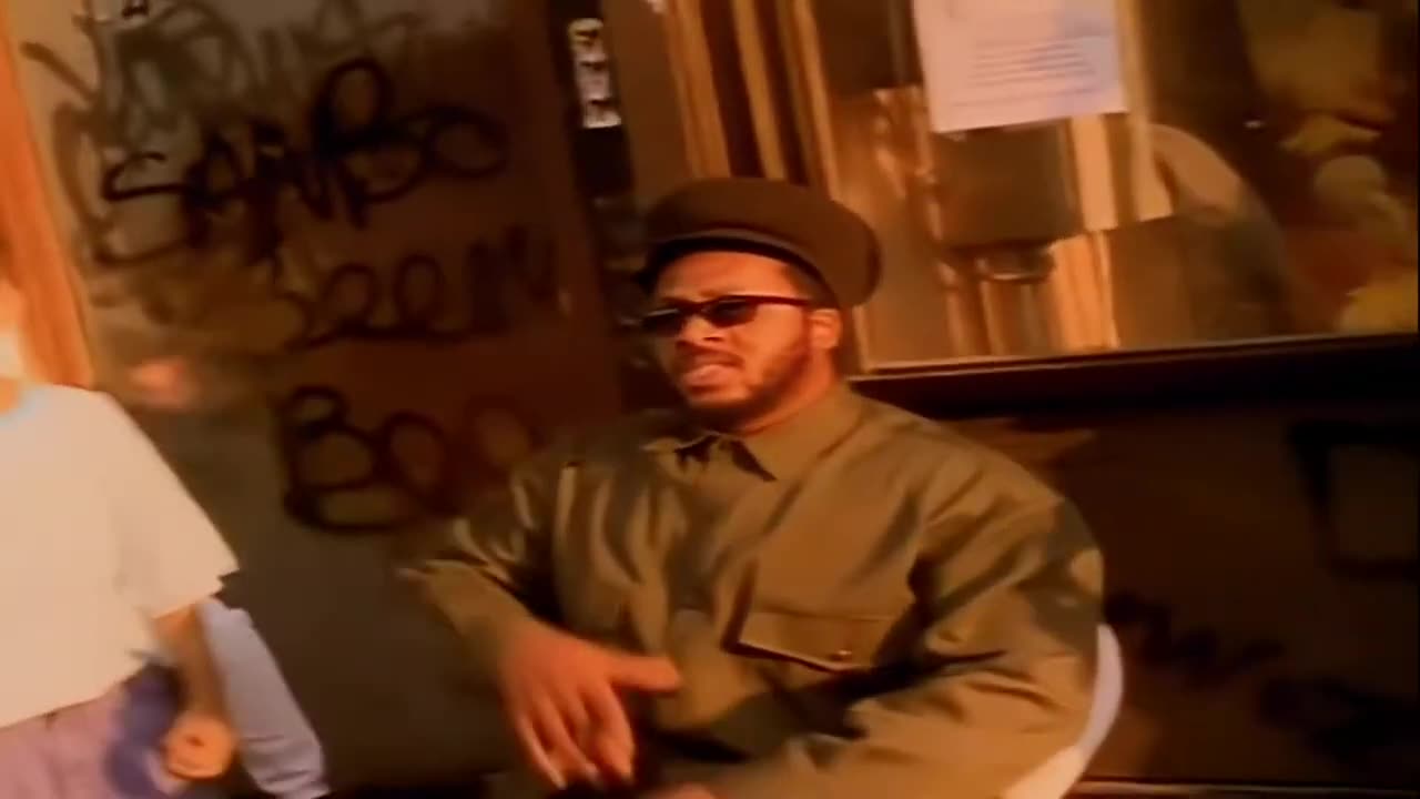 Ini Kamoze - Here Comes The Hotstepper [ Video]