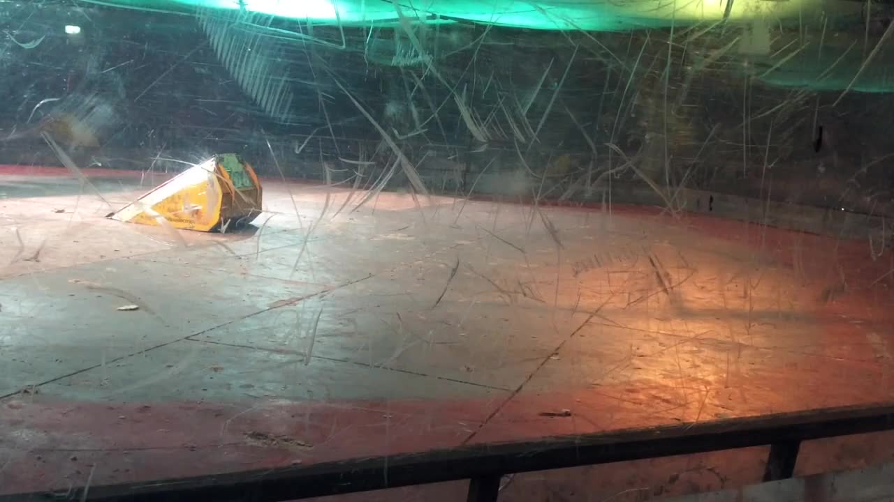 Roboriots BT Young Scientist Dublin 2016: Iron Awe 7 Vs Toxic 2