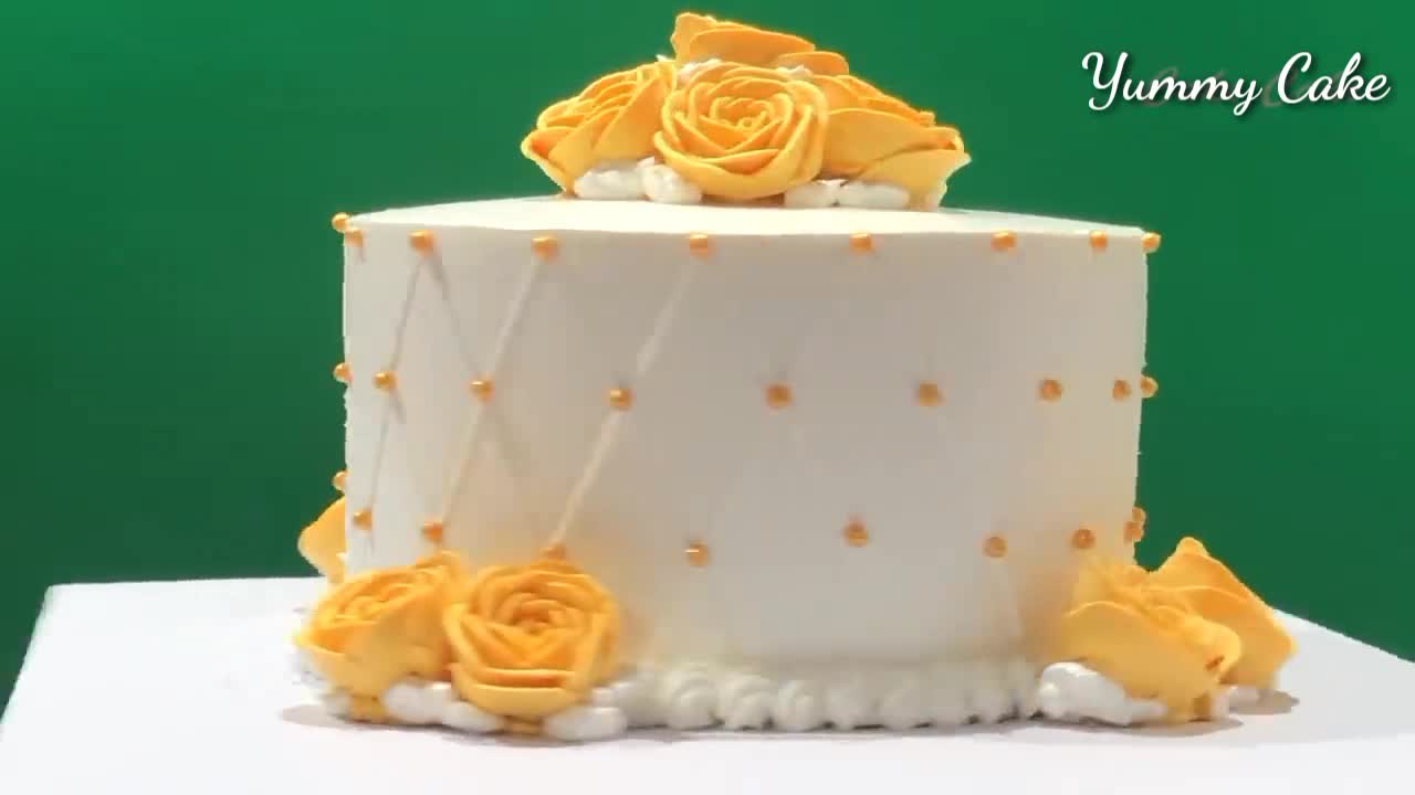 Birthday cake decoration