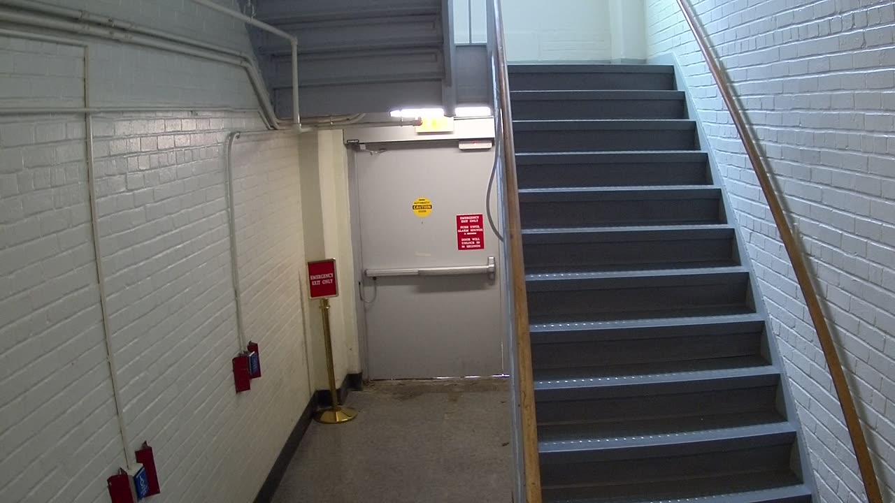 3872FHOB01Stair8_2021-01-06_13h29min08s377ms.mp4