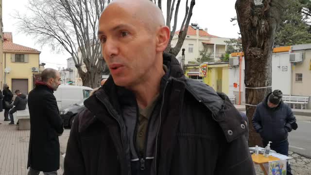 Dorgali 2 dic 2022 Firme contro vaccinazione dei bambini