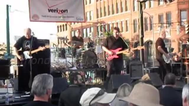 The Flashcubes Live Only Get One Life