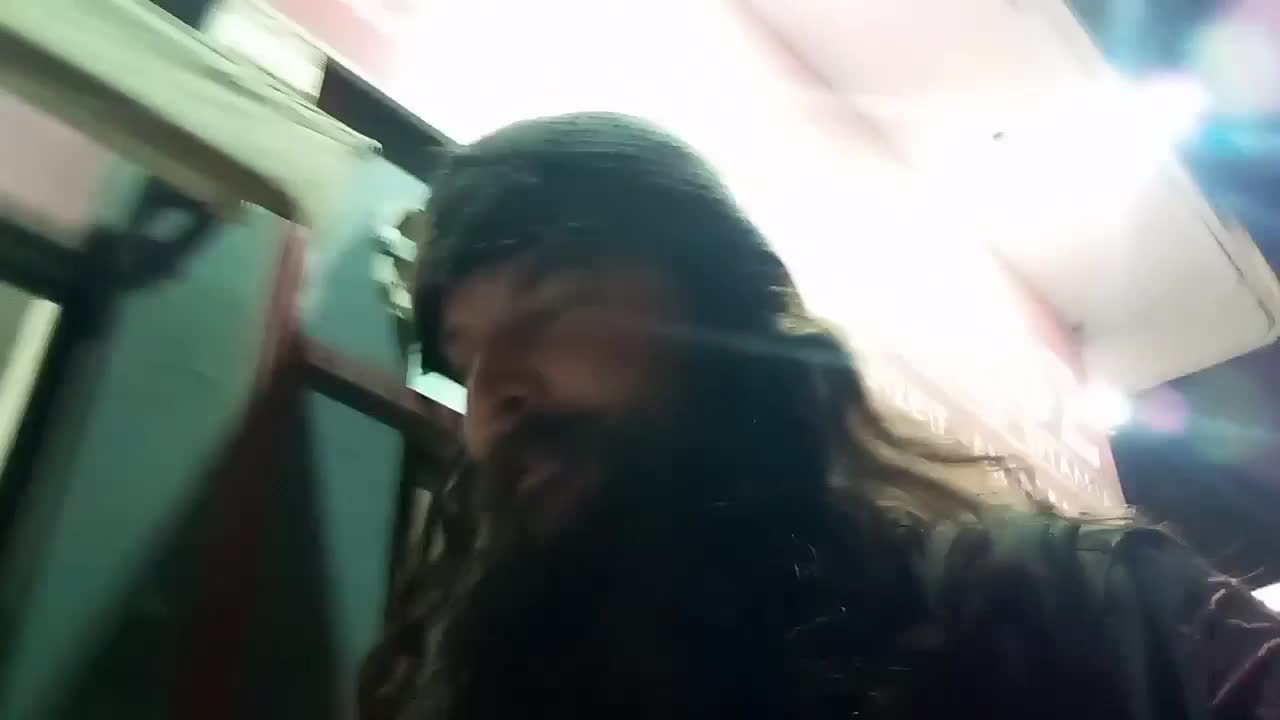 ΟΛΟΙ ΠΕΡΙΜΕΝΟΥΝ ΚΑΠΟΙΟΝ ΝΑ ΤΟΥΣ ΣΩΣΕΙ