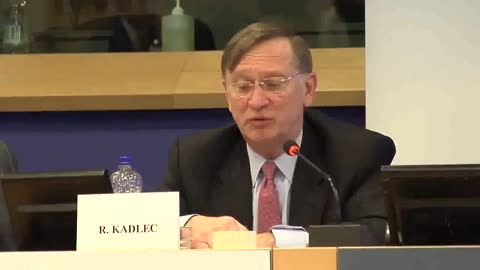 4 years ago this reporter confronted the US secretary of health asking why the US was funding biolabs across the world