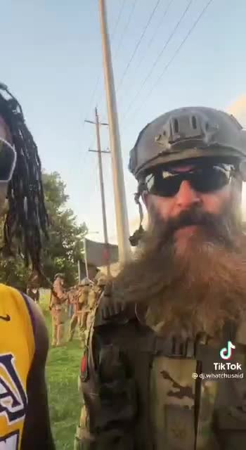 Urgent !! Para Military Protecting Anti Covid-Vax Movement