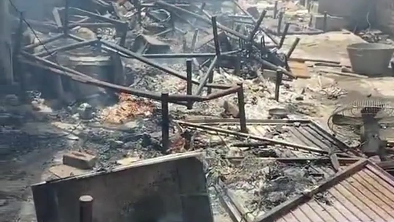 Church burnt in jaranwala faisalabad pakistan