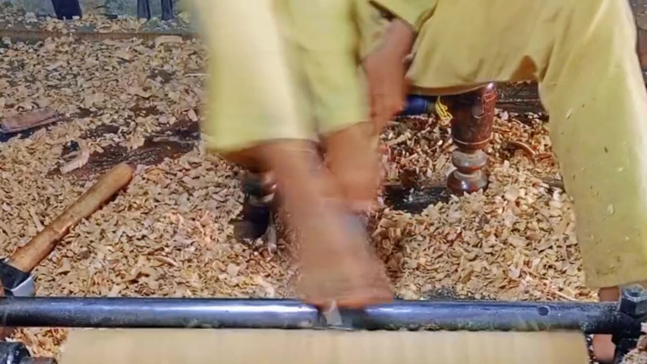 Wood working on lath machine