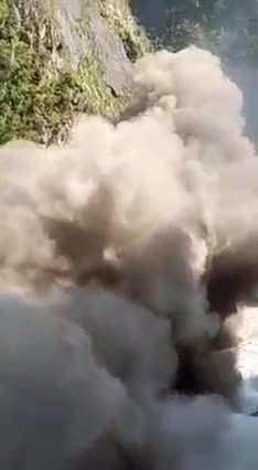 OMG 😱😱 Landslide in HIMALAYA INDIA😱😳