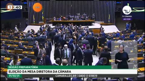 Inocente povo ingênuo, você não pode imaginar a perversão
