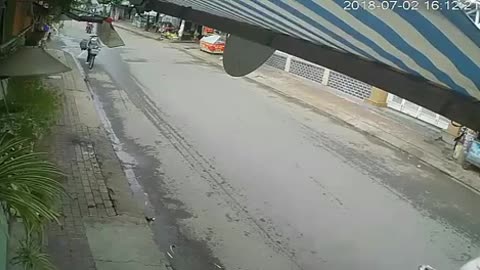 Accident with pole in traffic