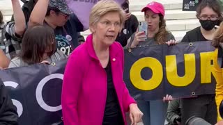 Sen Elizabeth Warren in Full Meltdown Mode in Front of Supreme Court