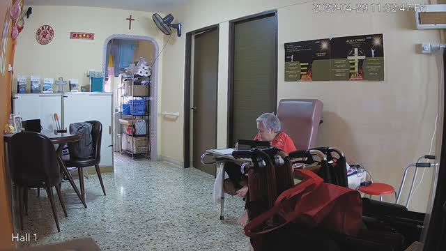 hallfront day n night 20220429