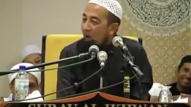 ustaz azhar - lawak malam pertama